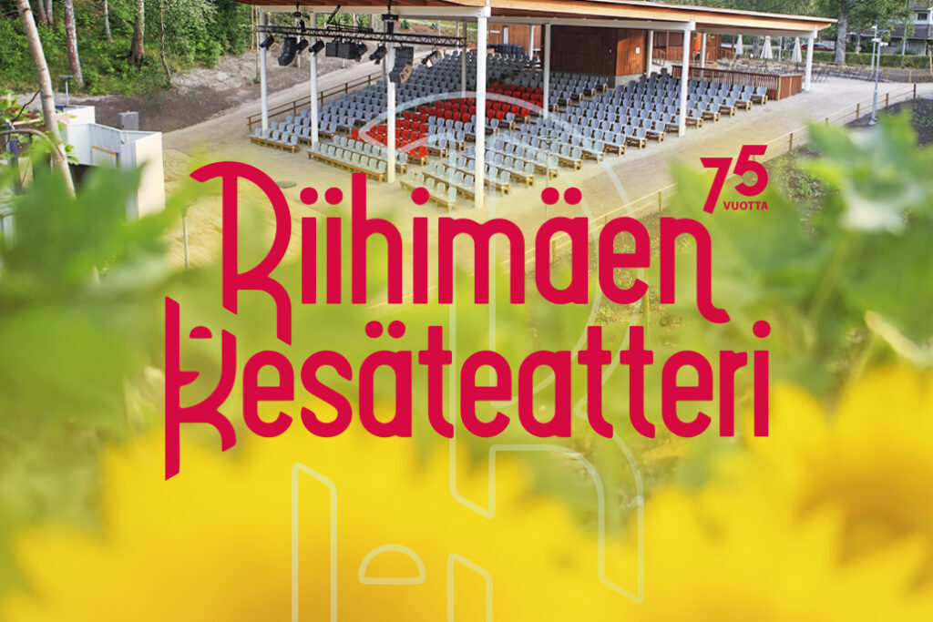 Riihimäen kesäteatterin katsomo montun reunalta ja uusi punainen logo